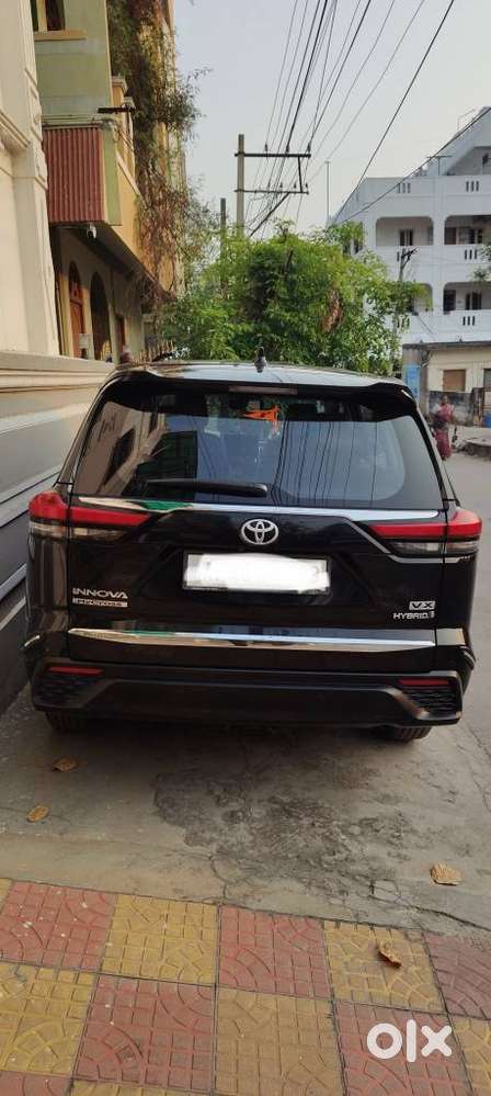 Toyota Innova Hycross 2.0 Vx Hybrid 7 Str, 2023, Petrol