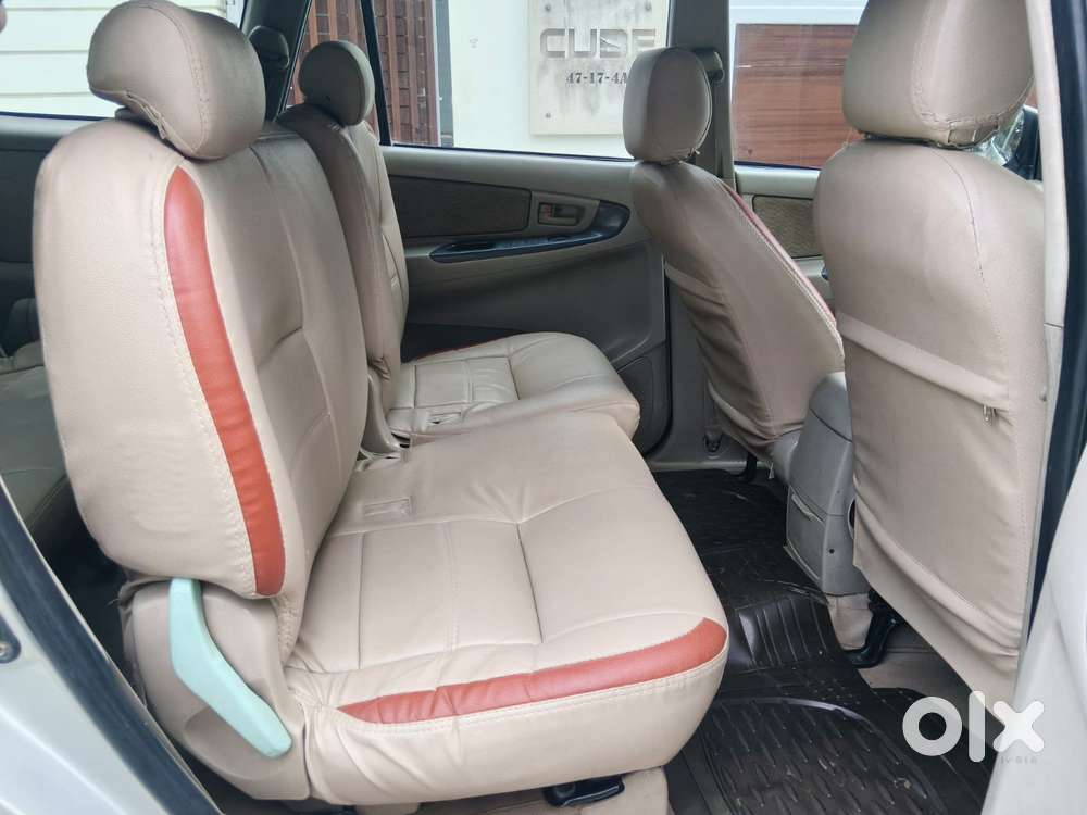 Toyota Innova 2.5 G (diesel) 8 Seater, 2012, Diesel