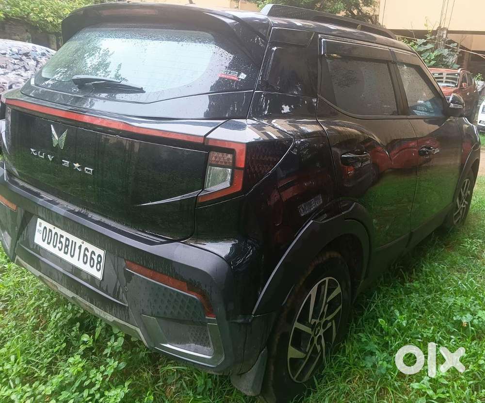 Mahindra Xuv 3xo Ax5 Pm Mt, 2024, Petrol