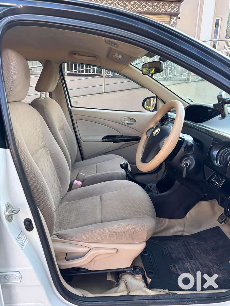 Toyota Etios 1.5 V, 2017, Petrol