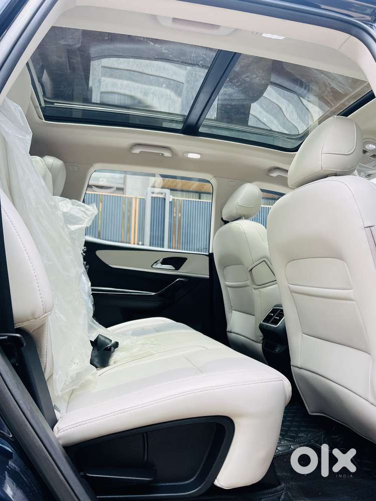 Mahindra Xuv700 2.2 Ax 7 Diesel Mt Luxury Pack Str, 2024, Diesel
