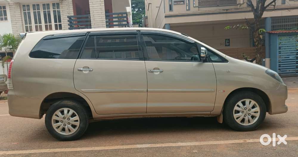 Toyota Innova 2004-2011 2.5 V Diesel 7-seater, 2009, Diesel