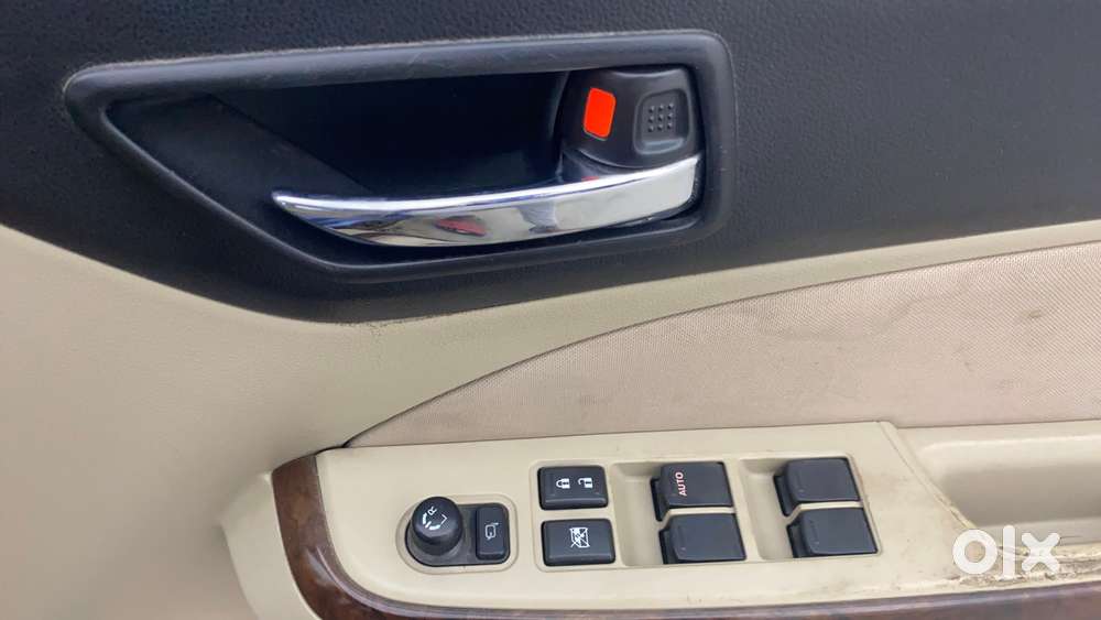 Maruti Suzuki Swift Dzire Zxi + Amt, 2017, Petrol