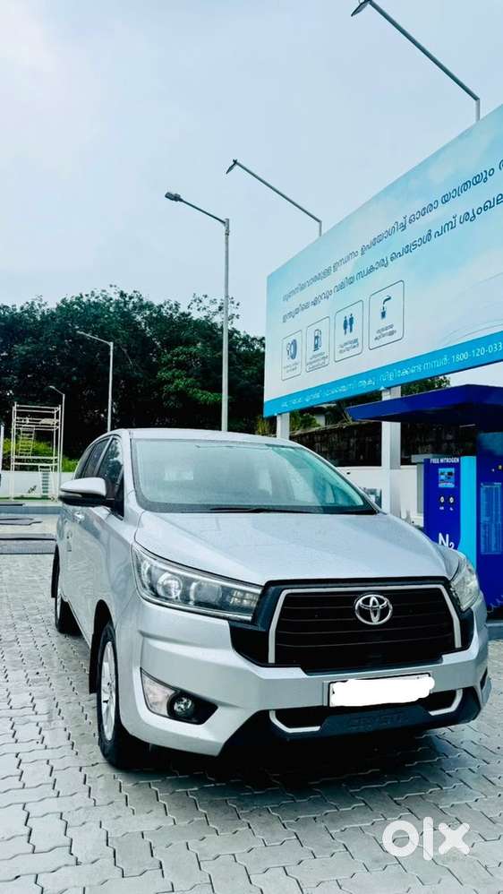 Toyota Innova Crysta Petrol 2016