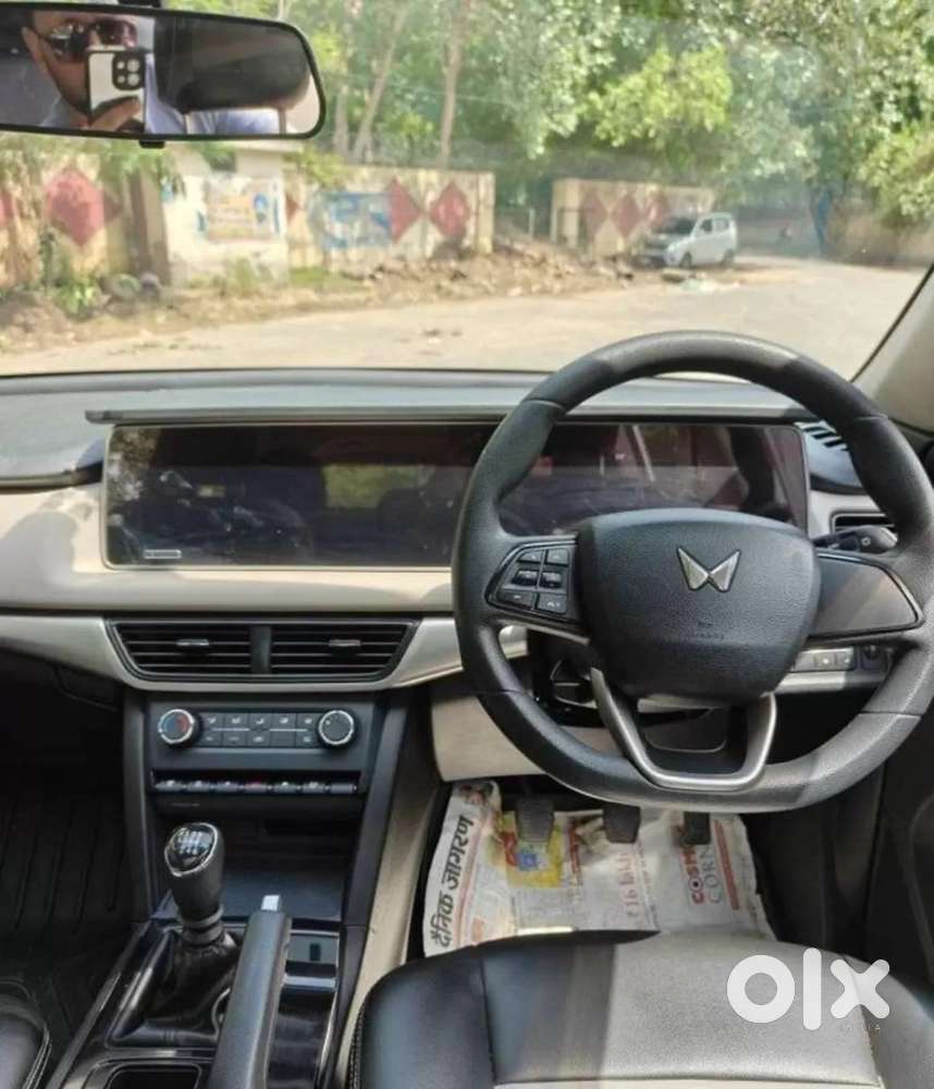 Mahindra Xuv700 2.0 Ax 5 Petrol Mt Str, 2023, Petrol