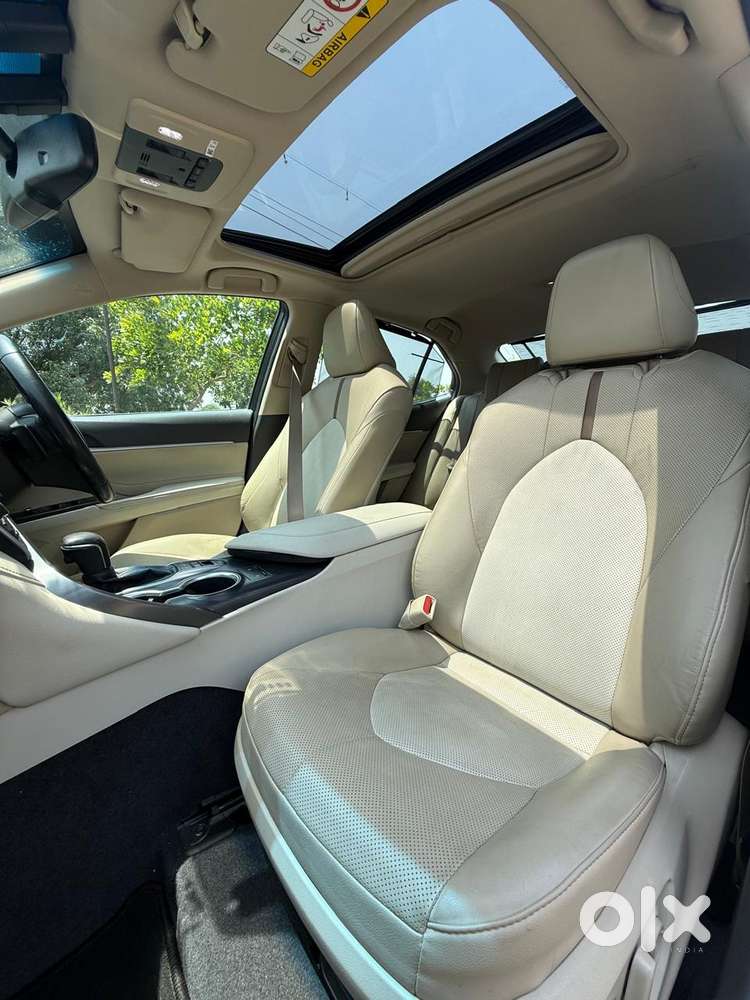 Toyota Camry Hybrid, 2022, Petrol
