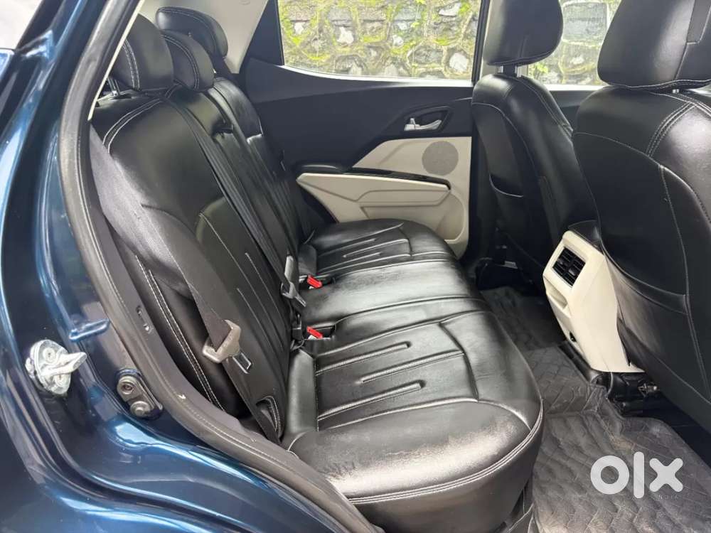 Mahindra Xuv 3xo Ax5l 1.2 Petrol At, 2024, Petrol