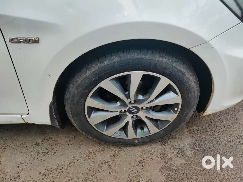 Hyundai Verna Crdi 2013 Diesel Manual