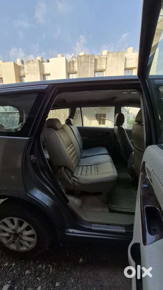 Toyota Innova 2.5 Vx 2013 8 Seater
