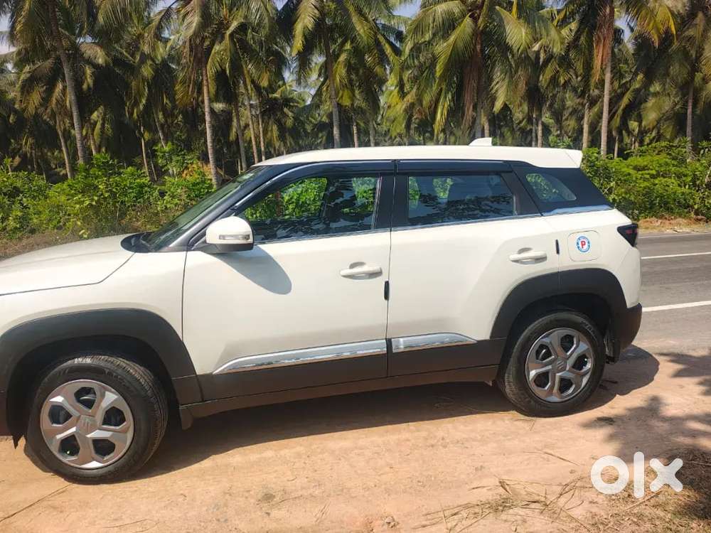 Maruti Suzuki Brezza Vxi 2024