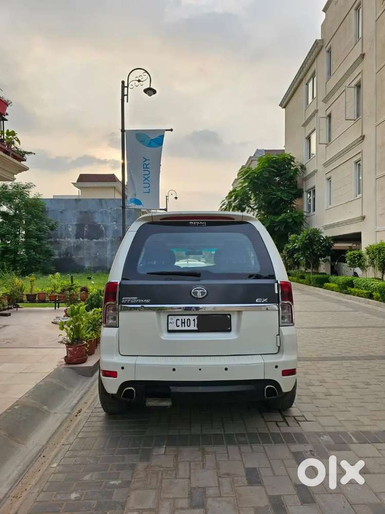Tata Safari Storme 2016