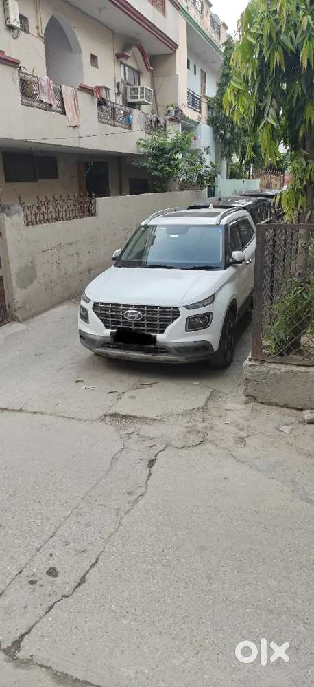 Hyundai Venue 2019 Dec Petrol 37000 Km Driven