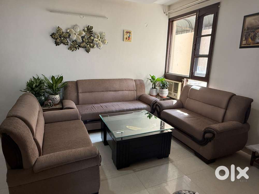 ️ 7-Seater Sofa Set + Center Table for Sale!