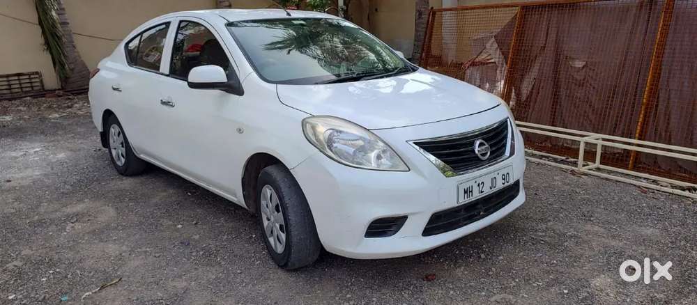 Nissan Sunny 2012