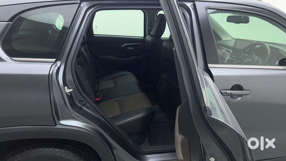 Toyota Urban Cruiser Hyryder 1.5 V Hybrid, 2025, Cng & Hybrids