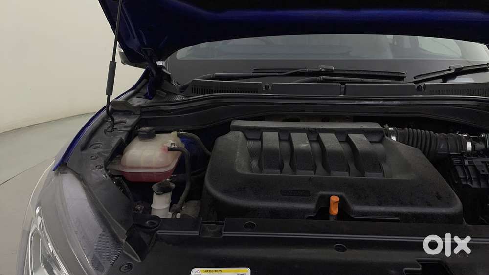 Mahindra Xuv700 2.0 Ax 7 Petrol At Luxury Pack Str, 2022, Petrol