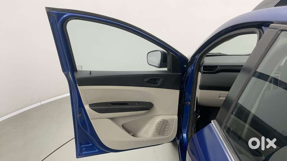 Renault Triber Rxt, 2022, Petrol