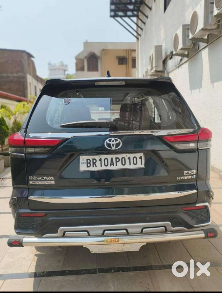 Toyota Innova Hycross 2.0 Zx (o) Hybrid 7 Str, 2023, Petrol