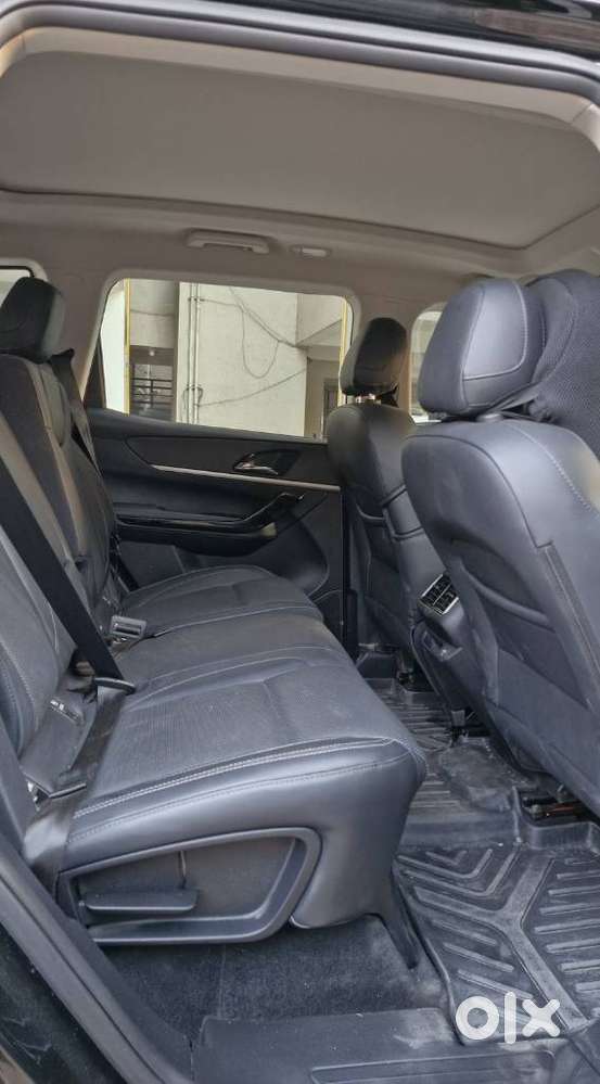 Mahindra Xuv700 2.2 Ax 7 Diesel At Luxury Pack Str Awd, 2025, Diesel