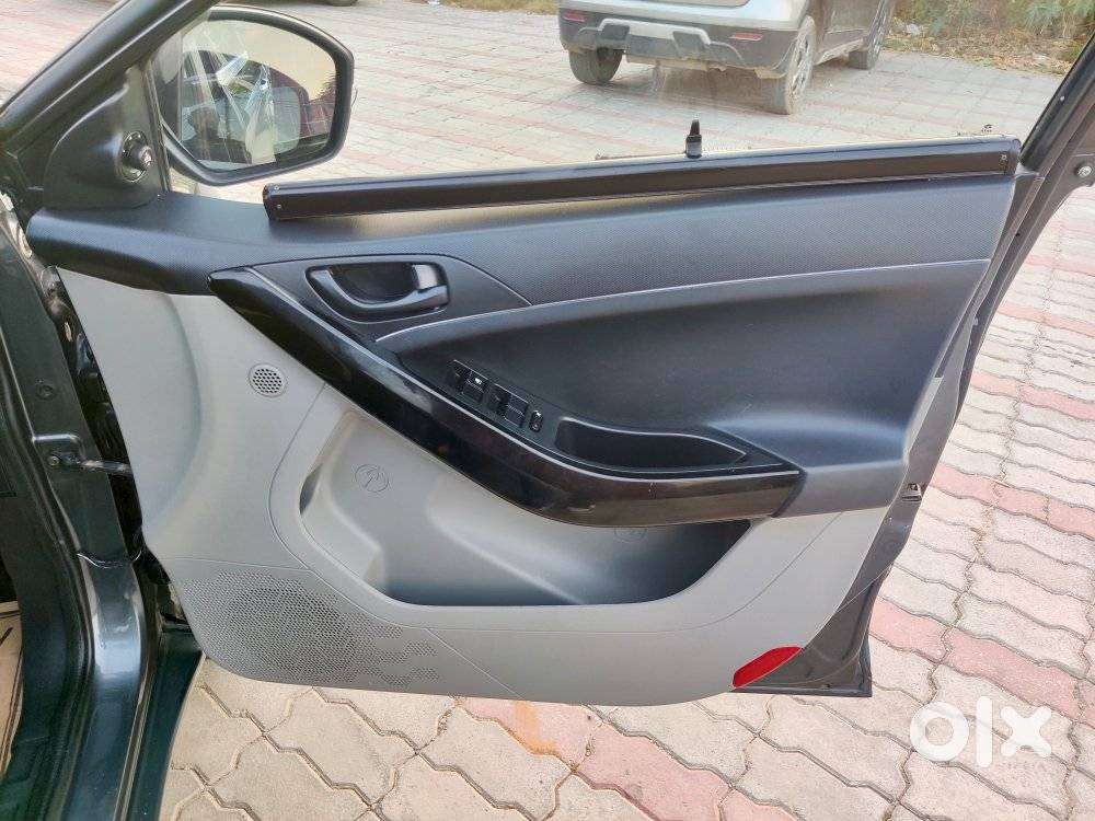 Tata Nexon 1.2 Revotron Xt, 2019, Petrol