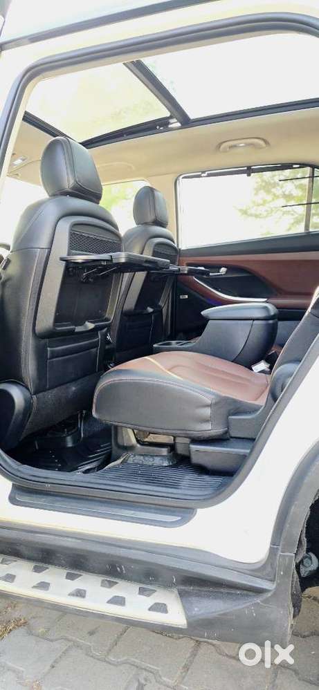 Hyundai Alcazar 1.5 Signature (o) Diesel At 6 Str Dual Tone, 2022, D..