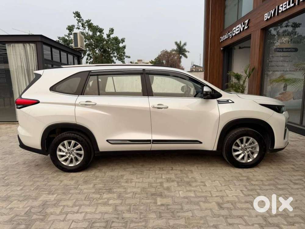 Toyota Innova Hycross Gx (o), 2025, Petrol