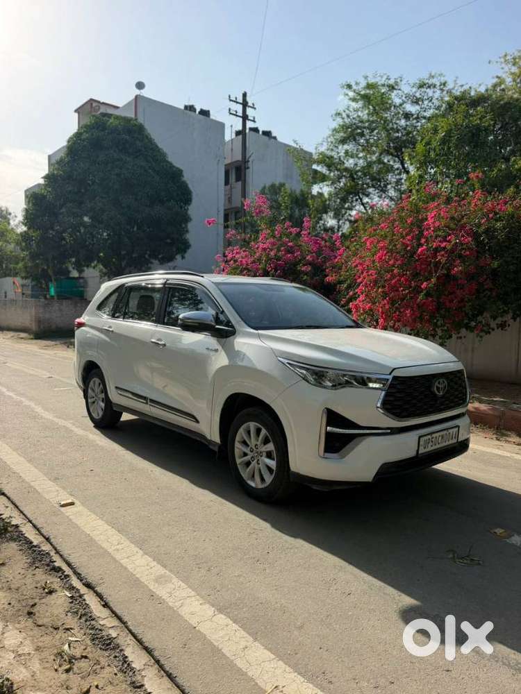 Toyota Innova Hycross 2.0 Vx Hybrid 7 Str, 2023, Petrol
