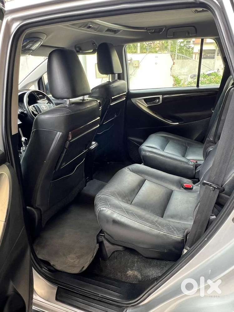 Toyota Innova Crysta 2016