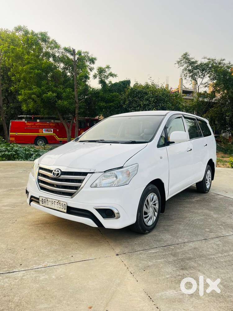 Toyota Innova 2.5 G (diesel) 8 Seater Bs Iv, 2016, Diesel
