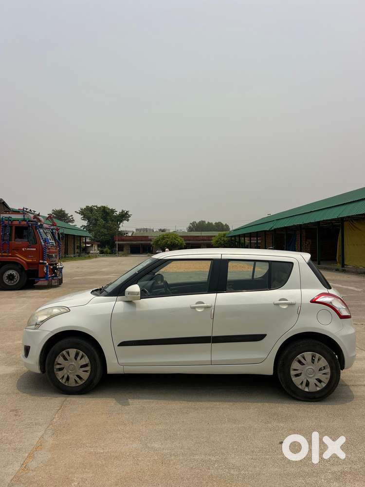 Maruti Suzuki Swift Vxi With Abs, 2013, Petrol