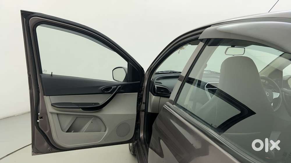 Tata Tiago 1.2 Revotron Xt, 2017, Petrol