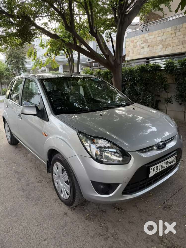 Ford Figo Petrol Titanium, 2011, Petrol