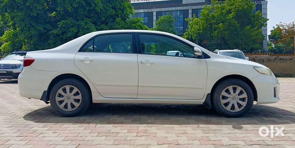 Toyota Corolla Altis 1.8 J, 2011, Petrol