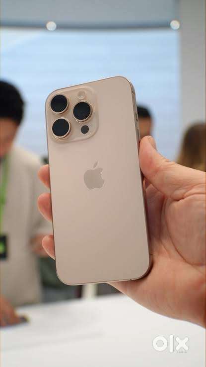 iPhone 16 pro 128 GB desert titanium colour