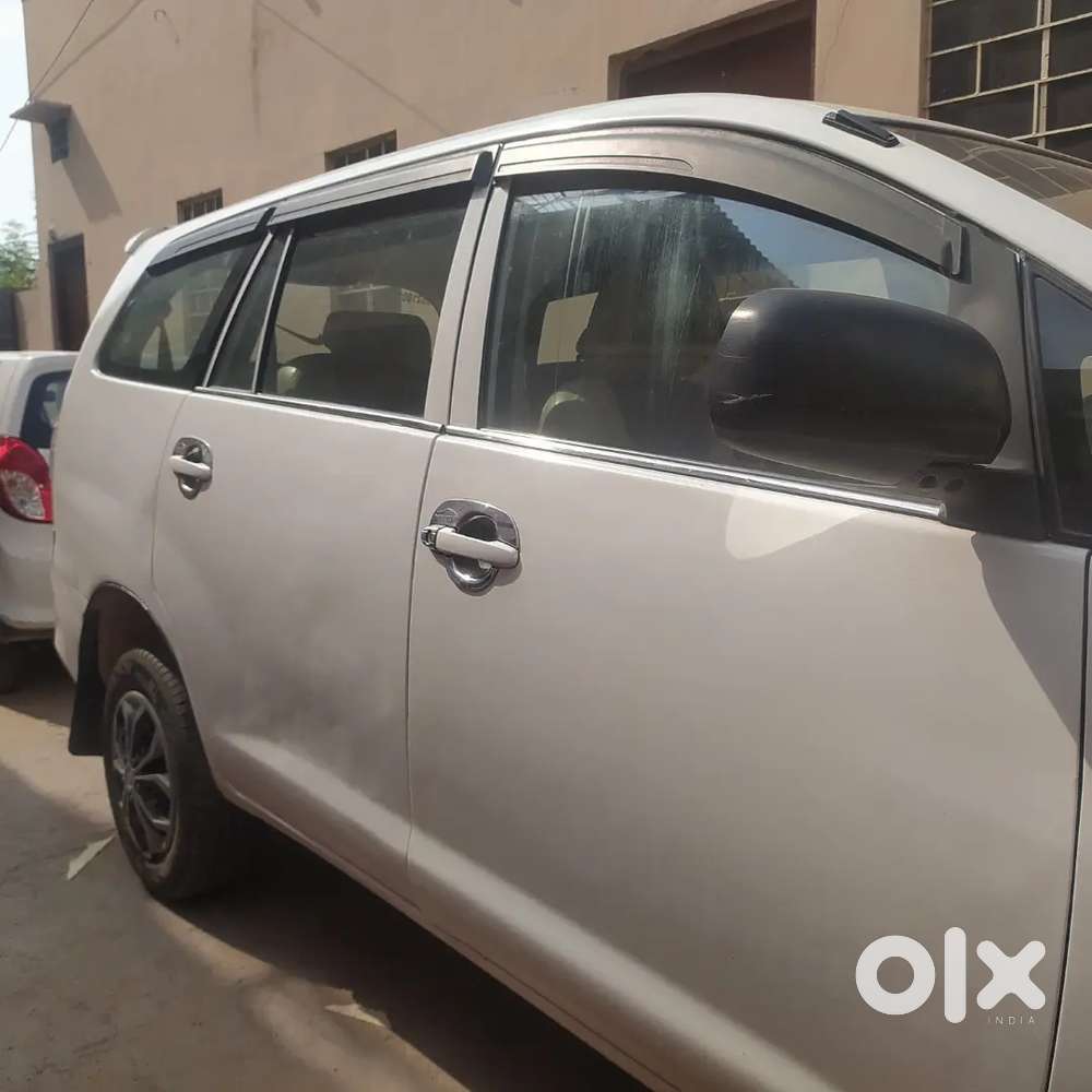 Toyota Innova 2009 Petrol Manual 7 Str