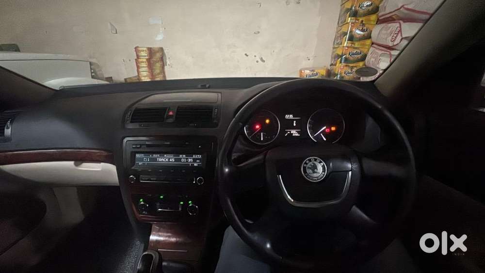 Skoda Laura 2012 Diesel 74830 Km Driven