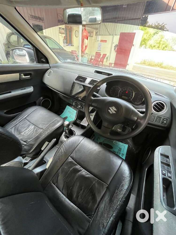 Maruti Suzuki Swift Dzire Vxi, 2011, Petrol
