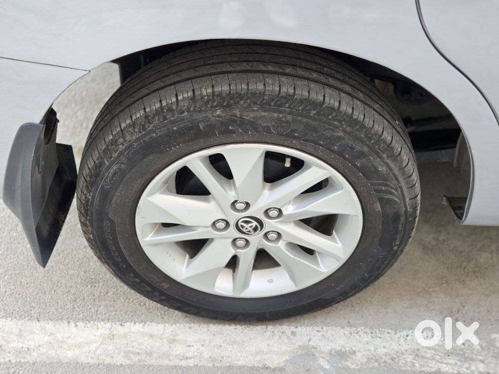 Toyota Innova Crysta 2.4 V, 2016, Diesel