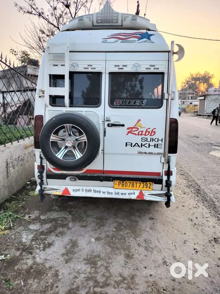 Tempo Traveller Crv16