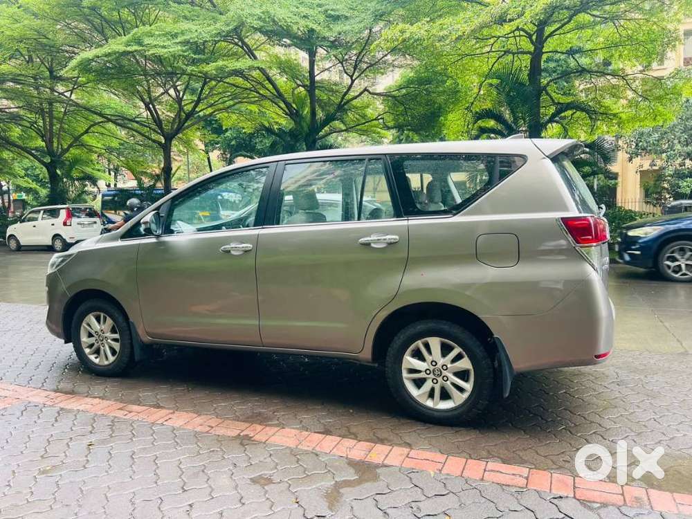 Toyota Innova Crysta 2.4 V 8 Str, 2016, Diesel