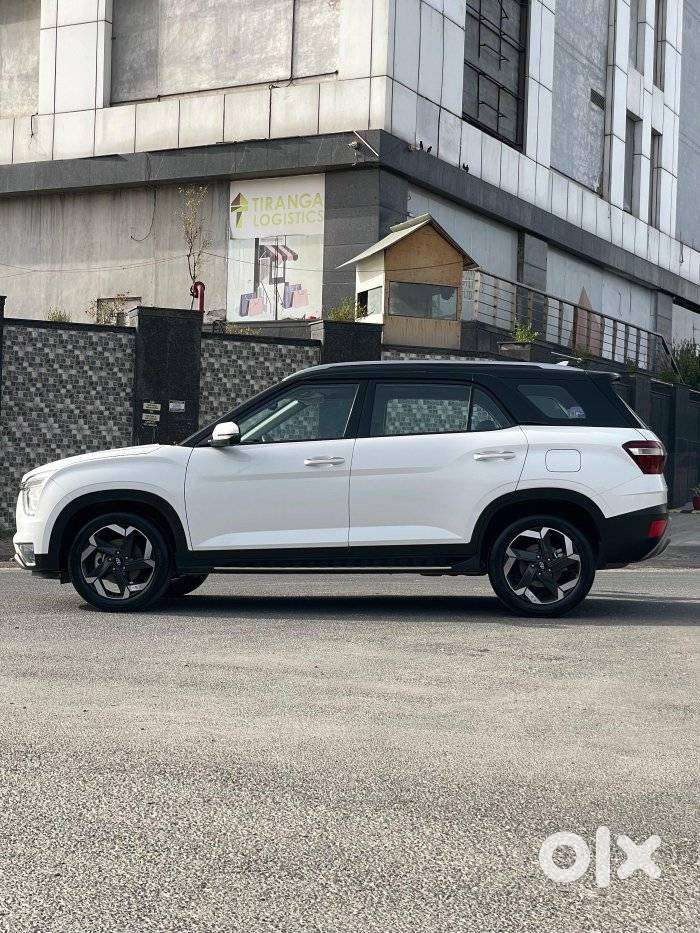 Hyundai Alcazar 2.0 Signature (o) Petrol At 6 Str, 2024, Petrol