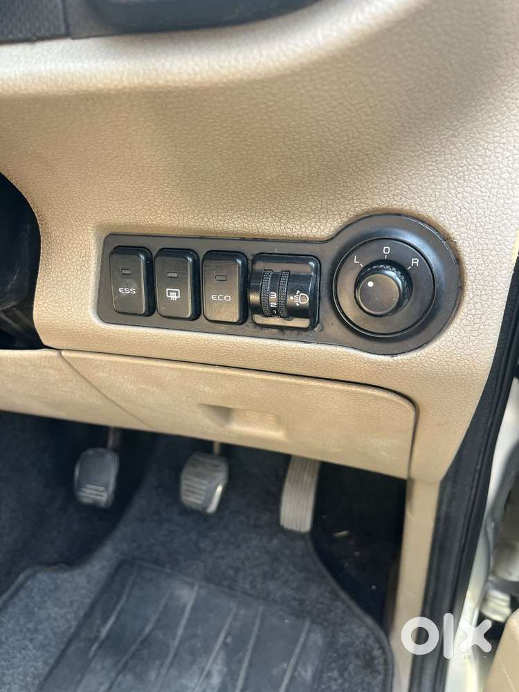 Mahindra Tuv 300 T8, 2015, Diesel