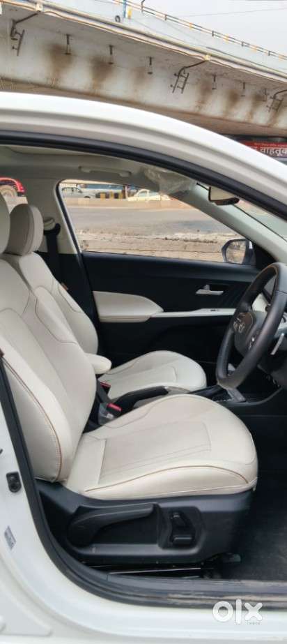 Hyundai Verna 1.5 Sx Vtvt Ivt, 2025, Petrol