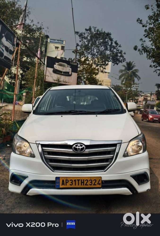 Toyota Innova 2.5 G (diesel) 8 Seater, 2016, Diesel