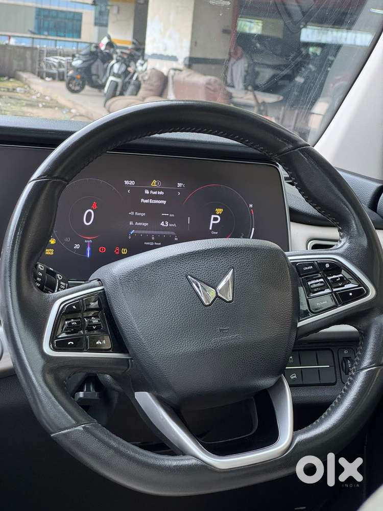 Mahindra Xuv700 2.2 Ax 7 Diesel At Luxury Pack Str Awd, 2022, Electr..