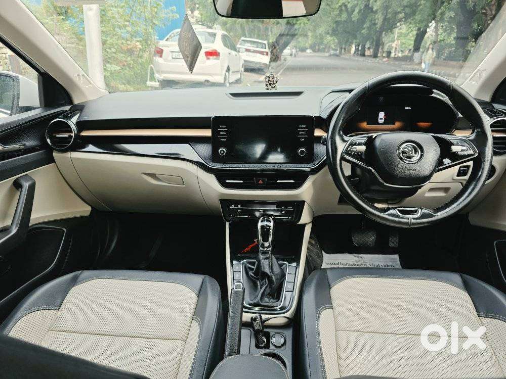 Skoda Slavia Style 1.0l Tsi At, 2023, Petrol