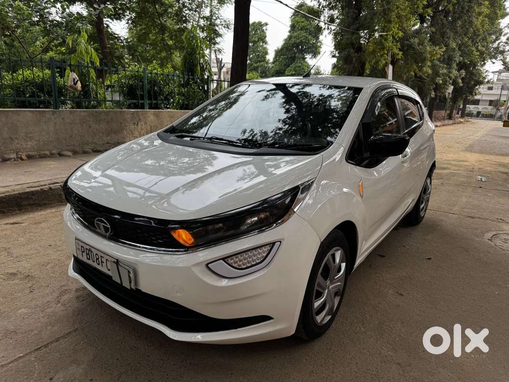 Tata Altroz 1.2 Xm Plus, 2023, Petrol