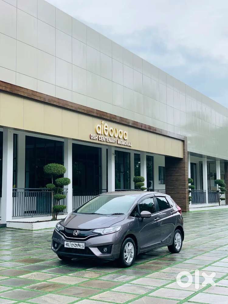 Honda Jazz 2016 Diesel V Mt Top Model Well Maintained First Owner