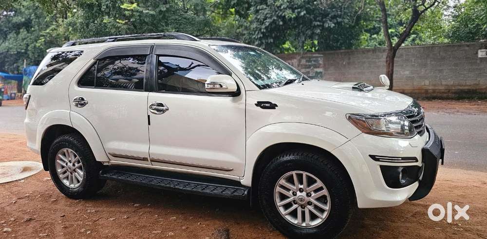 Toyota Fortuner 4x2 Manual, 2013, Diesel