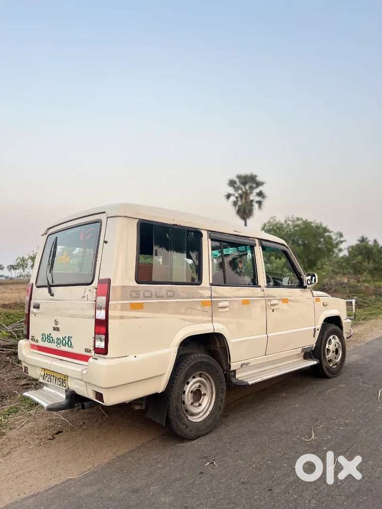Tata Sumo Gold 2013
